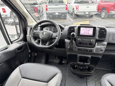 Used 2025 RAM ProMaster 2500 w/ Convenience Group FWD image 18