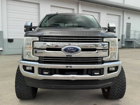 Used 2017 Ford F250 Lariat w/ Lariat Ultimate Package AWD/4WD image 3