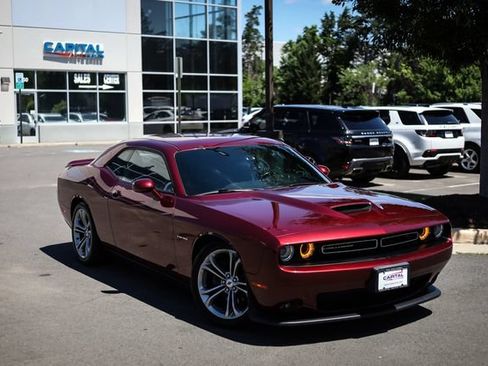 Used 2020 Dodge Challenger R/T RWD image 4