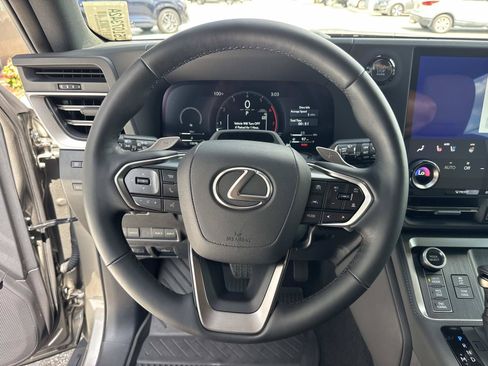Used 2025 Lexus GX 550 w/ Accessory Package (CT) AWD/4WD image 29