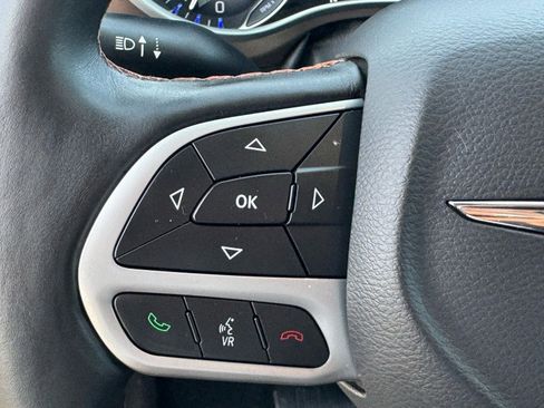 Used 2017 Chrysler Pacifica Touring-L Plus image 24