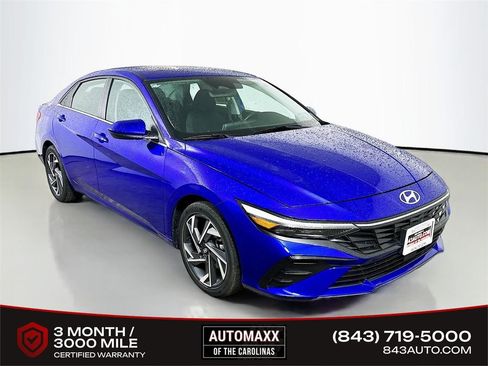 Used 2025 Hyundai Elantra SEL FWD image 1