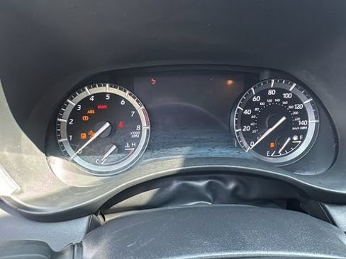 Used 2021 Toyota Highlander XLE AWD/4WD image 23