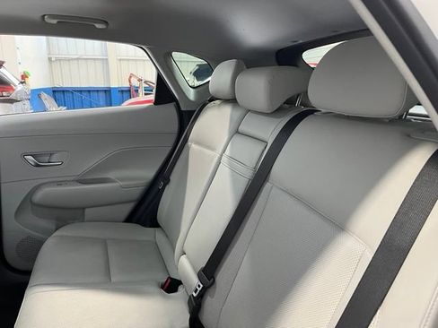 Used 2024 Hyundai Kona Limited FWD image 18