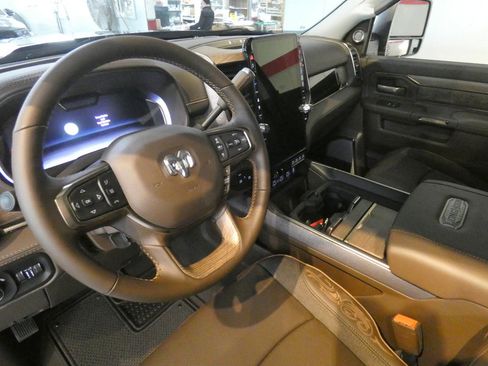 New 2026 RAM 2500 Limited image 9