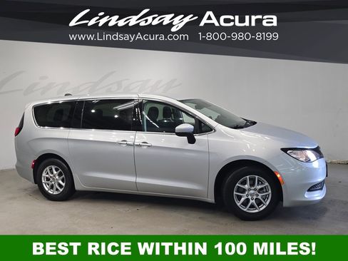 Used 2023 Chrysler Voyager LX FWD image 3