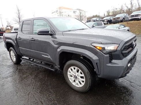Used 2026 Toyota Tacoma SR5 image 7