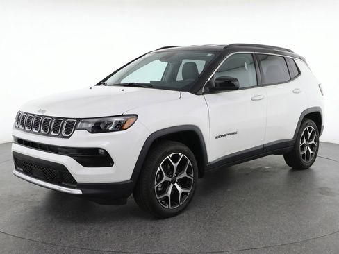 Used 2025 Jeep Compass Limited AWD/4WD image 3