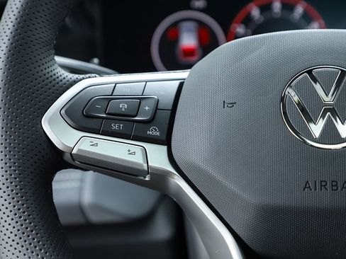 New 2026 Volkswagen Tiguan SE R-Line image 60