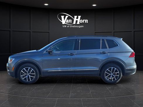 Used 2021 Volkswagen Tiguan SE w/ Panoramic Sunroof Package image 5