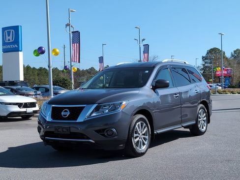 Used 2013 Nissan Pathfinder SV image 9