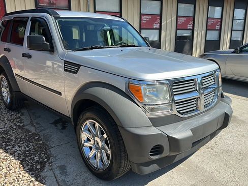 Used 2008 Dodge Nitro SXT image 7