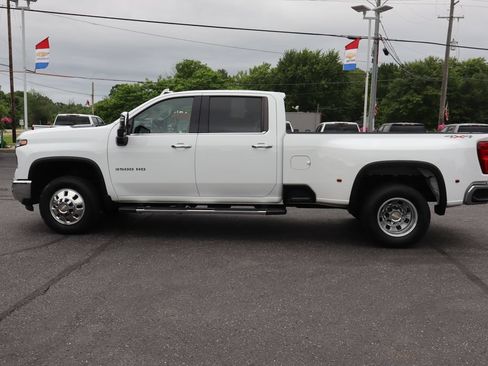 Used 2024 Chevrolet Silverado 3500 LTZ w/ LTZ Convenience Package AWD/4WD image 26