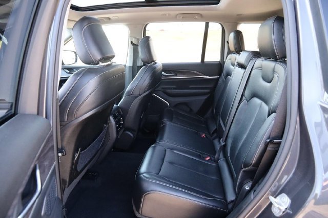 Used 2024 Jeep Grand Cherokee Limited 4xe AWD/4WD image 11