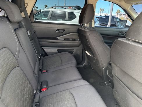 Used 2023 Nissan Pathfinder SV w/ Black Appearance Package image 5