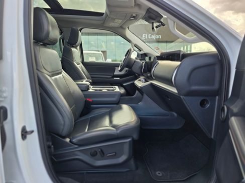 Used 2025 Ford Expedition Active AWD/4WD image 10