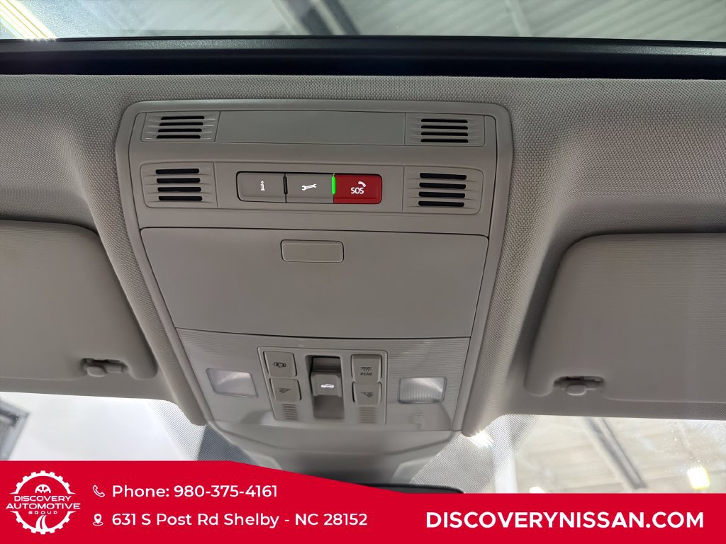 Used 2025 Volkswagen Jetta SE FWD image 29