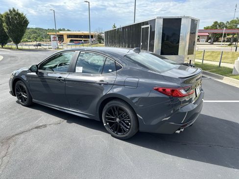 Used 2025 Toyota Camry SE w/ Convenience Package AWD/4WD image 7