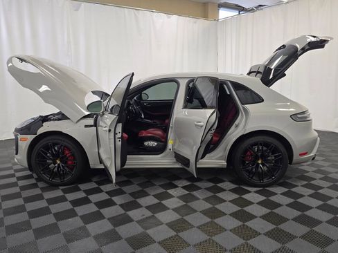 Certified 2024 Porsche Macan GTS image 13