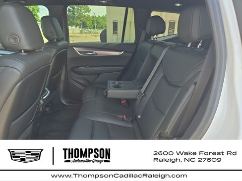 New 2025 Cadillac XT6 Luxury FWD image 15