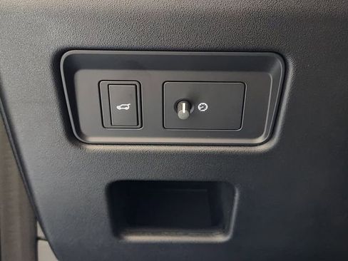 New 2026 Land Rover Discovery S AWD/4WD image 21