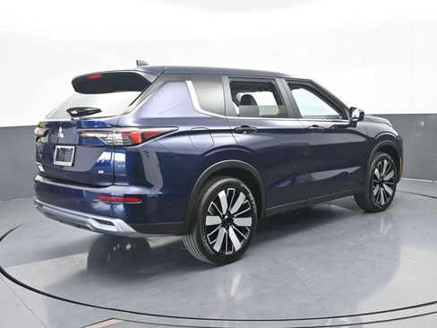 New 2026 Mitsubishi Outlander SE image 6