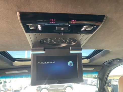Used 2019 Cadillac Escalade ESV Platinum image 20