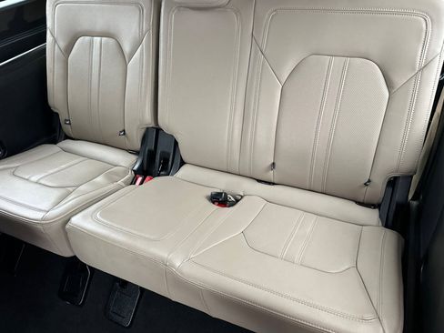 Used 2023 Ford Expedition Limited image 15