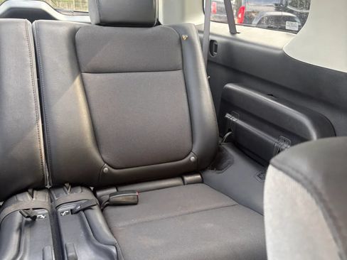 Used 2004 Honda Element EX image 19