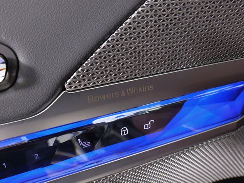 Used 2024 BMW i7 xDrive60 w/ Executive Package image 25