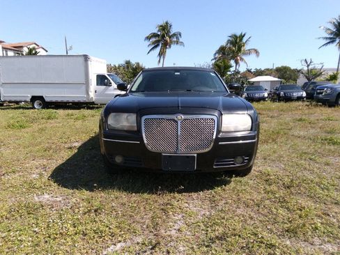 Used 2006 Chrysler 300 Touring RWD image 6
