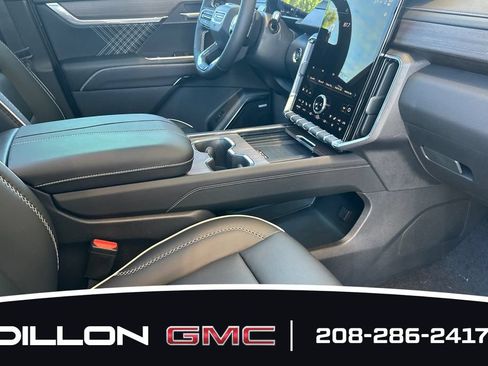 New 2026 GMC Acadia Denali w/ Super Cruise Package AWD/4WD image 17