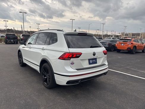 Certified 2024 Volkswagen Tiguan SE R-Line AWD/4WD image 8