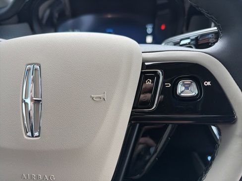 New 2026 Lincoln Corsair Premiere image 15