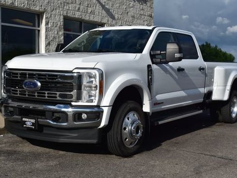 Used 2023 Ford F450 XLT w/ Camper Package AWD/4WD image 12