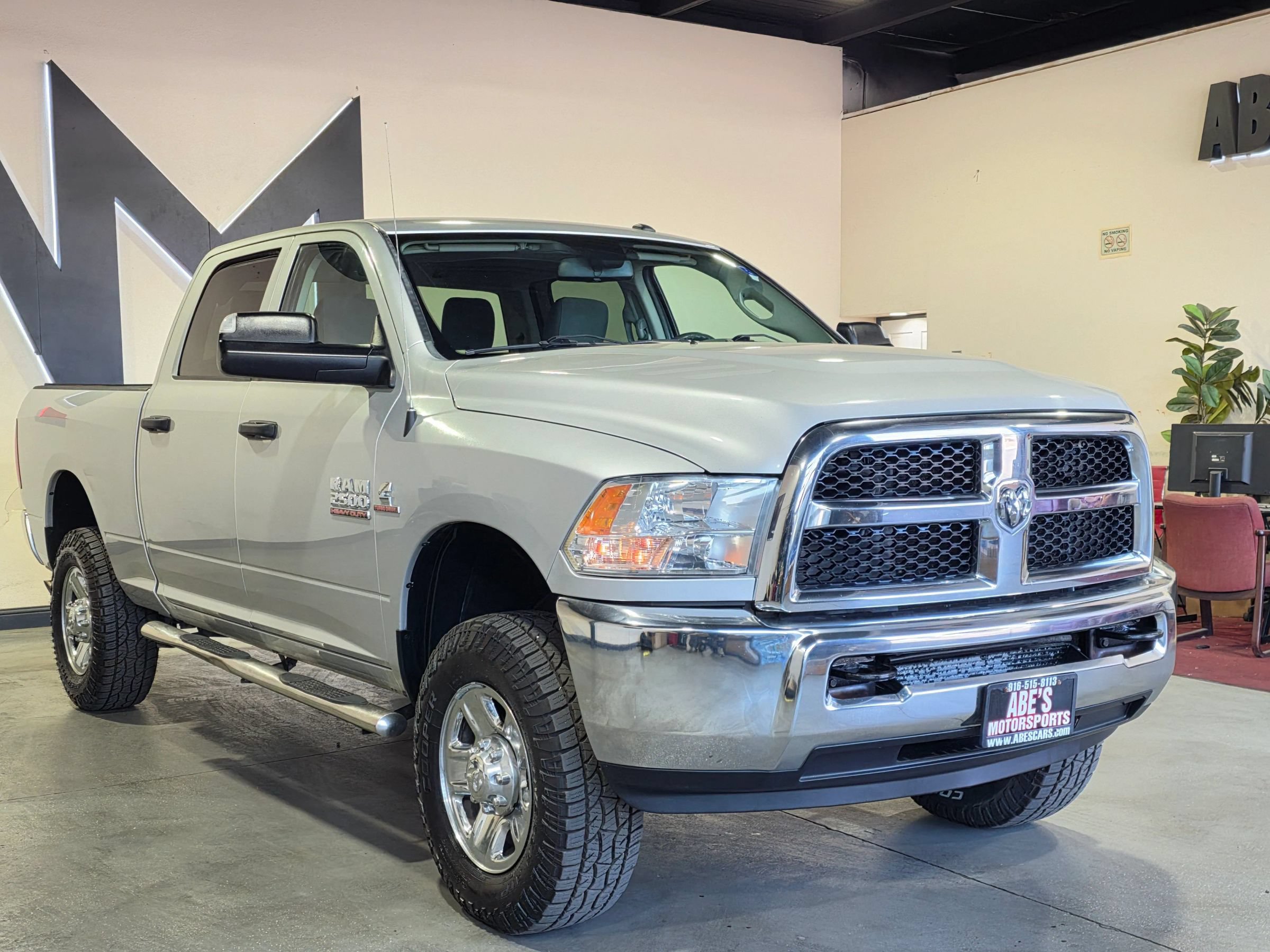 Used 2016 RAM 2500 Tradesman w/ Chrome Appearance Group AWD/4WD image 3
