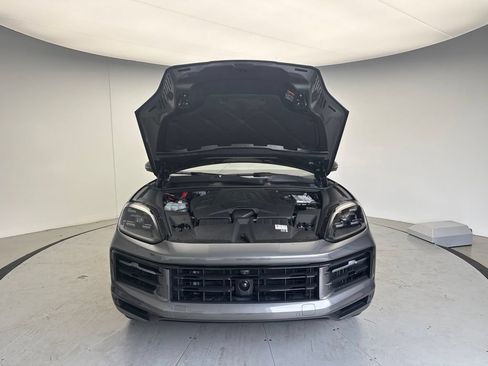 Certified 2024 Porsche Cayenne AWD/4WD image 26