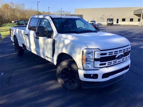 Used 2023 Ford F250 XLT image 3