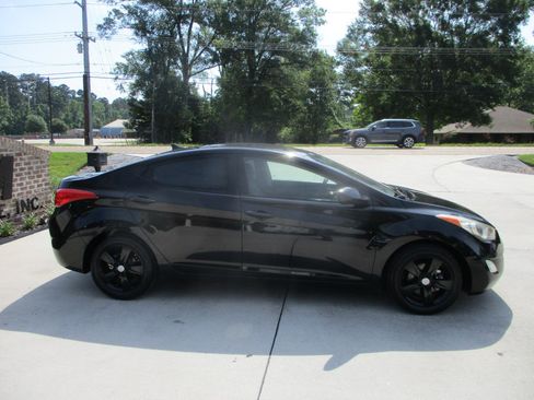 Used 2013 Hyundai Elantra GLS FWD image 8