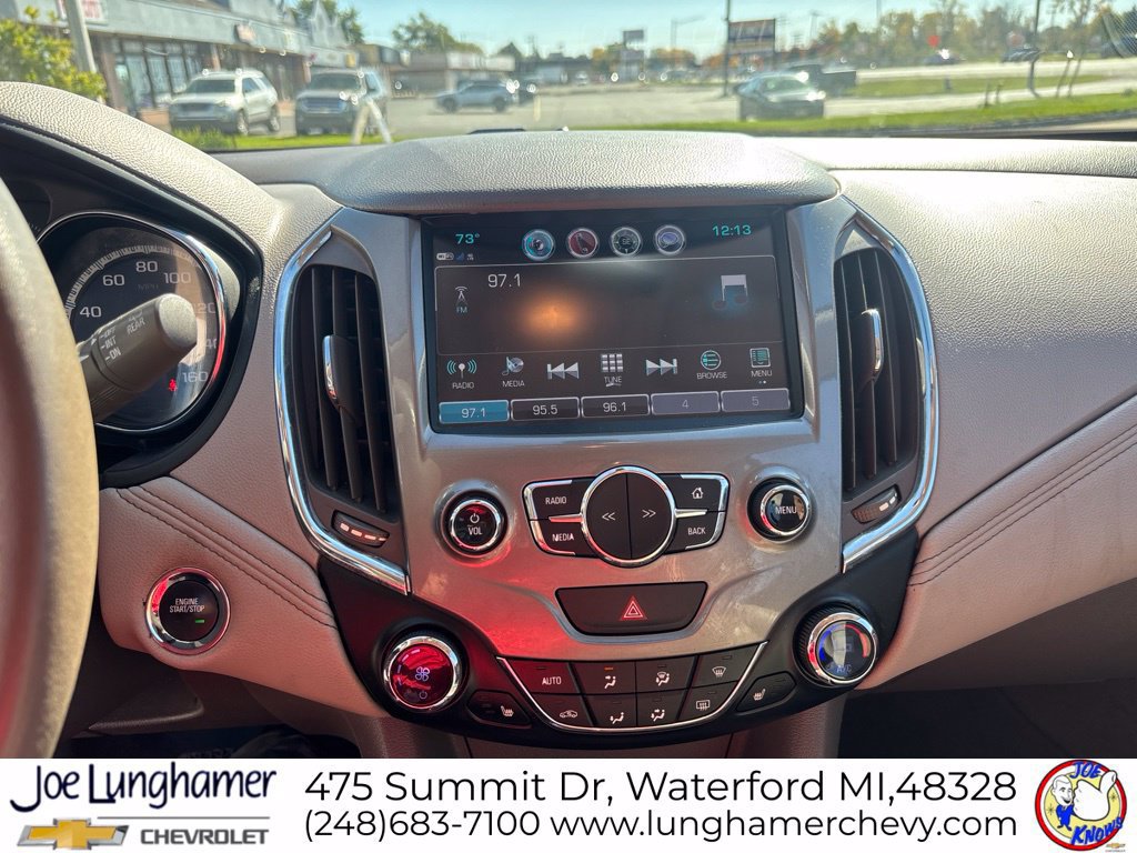 Used 2017 Chevrolet Cruze Premier FWD image 15