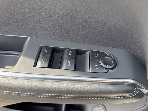 Used 2025 GMC Acadia Elevation image 27