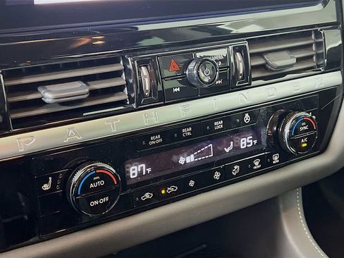 New 2026 Nissan Pathfinder SL image 13