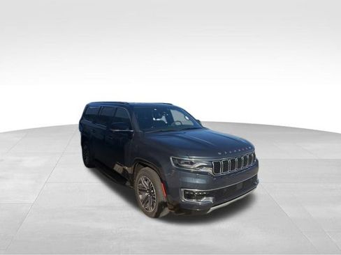 Used 2024 Jeep Wagoneer L Series II w/ Flexible Seating Group image 15