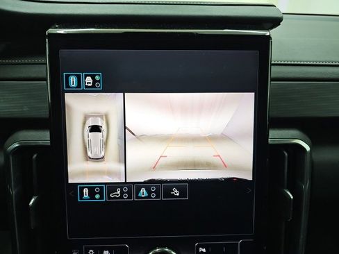 Used 2025 GMC Acadia Elevation image 9