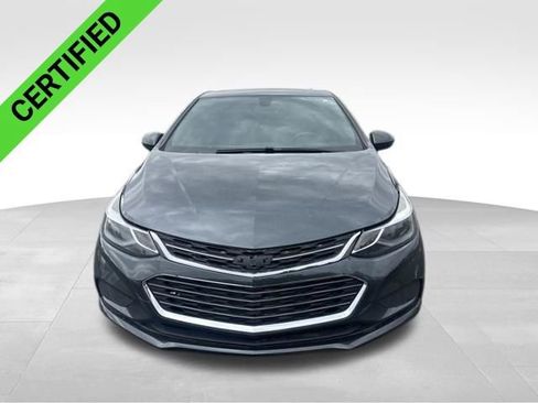 Used 2017 Chevrolet Cruze Premier FWD image 4