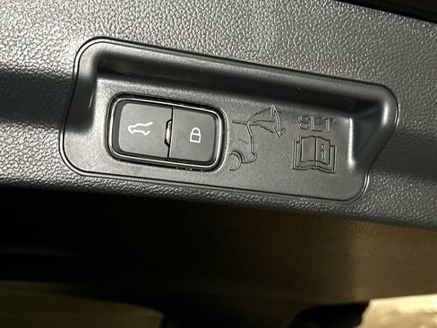 Used 2025 Ford Explorer ST-Line w/ Premium Package image 7