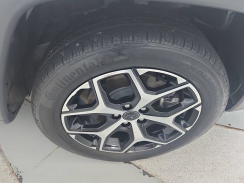 Certified 2025 Jeep Compass Limited AWD/4WD image 37