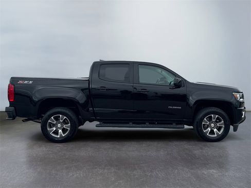 Used 2019 Chevrolet Colorado Z71 image 2