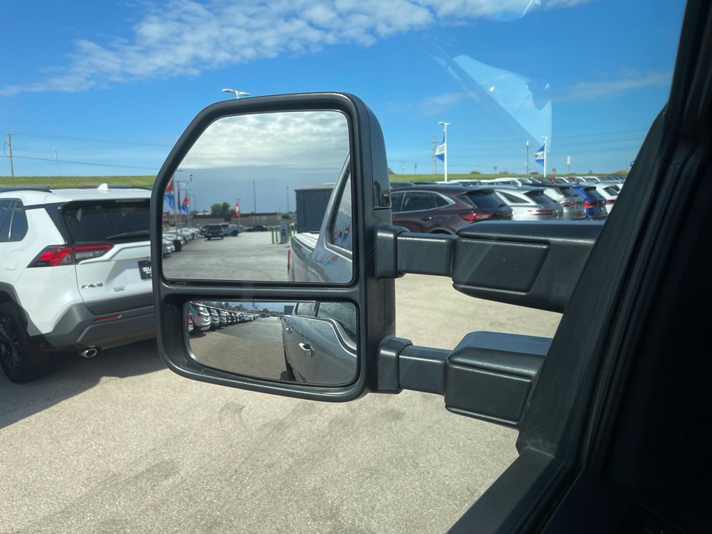 Used 2022 Ford F250 Lariat w/ Black Appearance Package AWD/4WD image 32