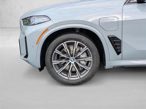 Used 2026 BMW X5 xDrive50e w/ M Sport Package AWD/4WD image 10
